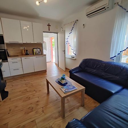 Apartments Fida Vir Exterior photo
